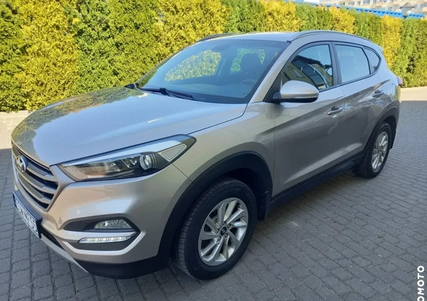 Hyundai Tucson cena 74900 przebieg: 86000, rok produkcji 2017 z Nowe małe 562